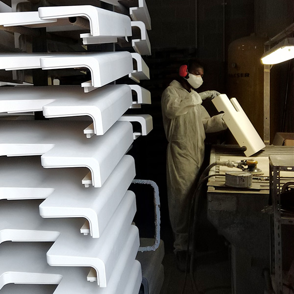 Stuccatura pezzi grezzi per verniciatura stuccatura-pezzi-grezzi