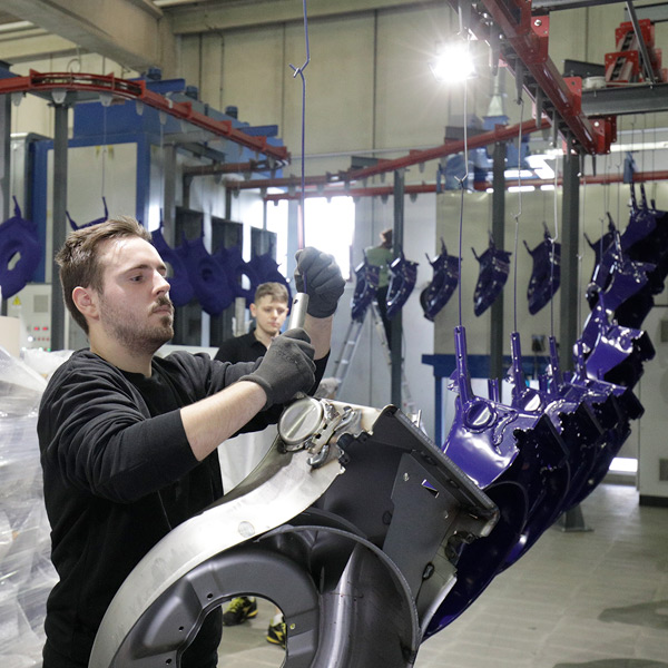 Carico pezzi grezzi per verniciatura carico-pezzi-grezzi